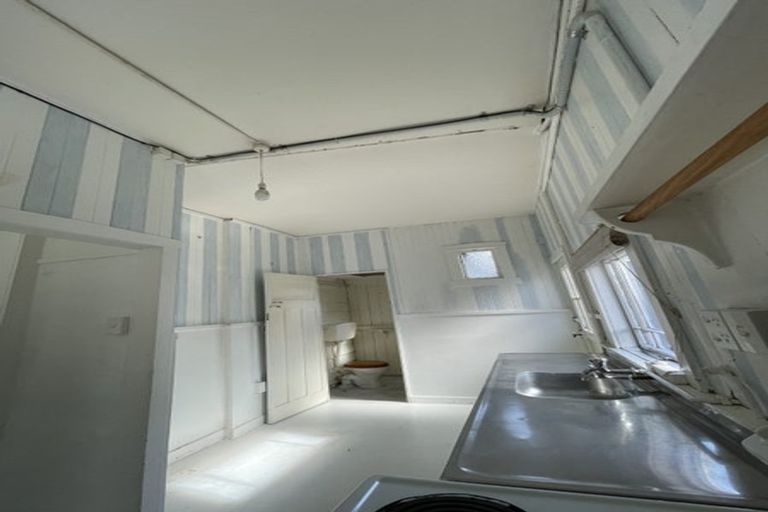 Photo of property in 15 Queens Parade, Devonport, Auckland, 0624