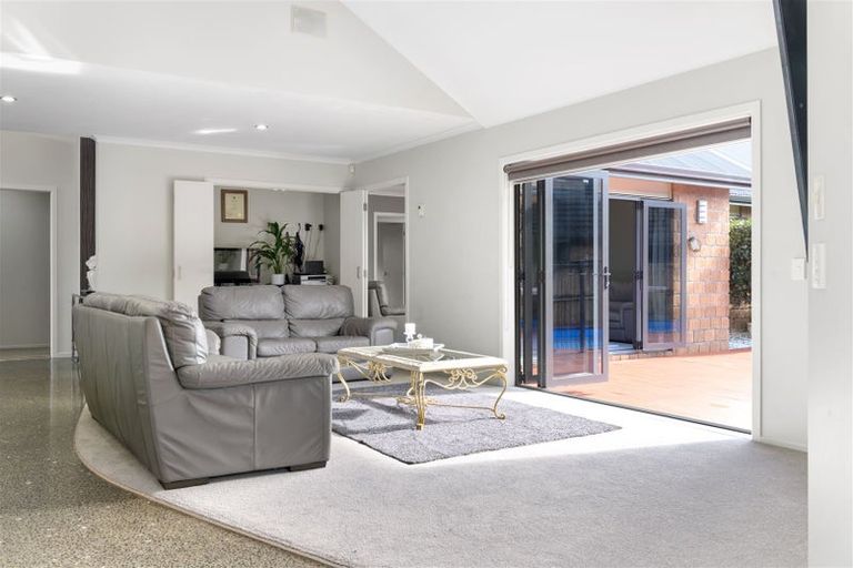 Photo of property in 15 Malbec Place, Rototuna, Hamilton, 3210