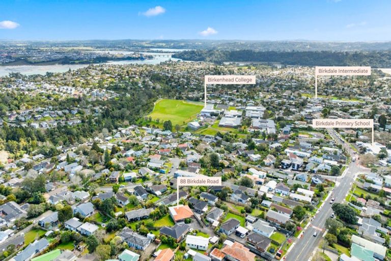 Photo of property in 88 Birkdale Road, Birkdale, Auckland, 0626
