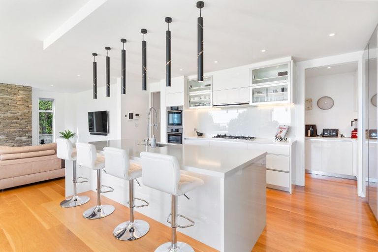 Photo of property in 40 Oceania Place, Mellons Bay, Auckland, 2014