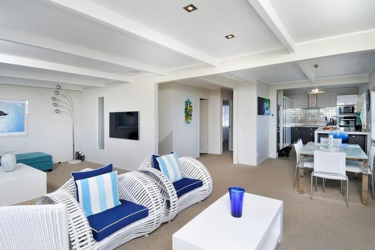 Photo of property in 1/91 Aberdeen Road, Castor Bay, Auckland, 0620