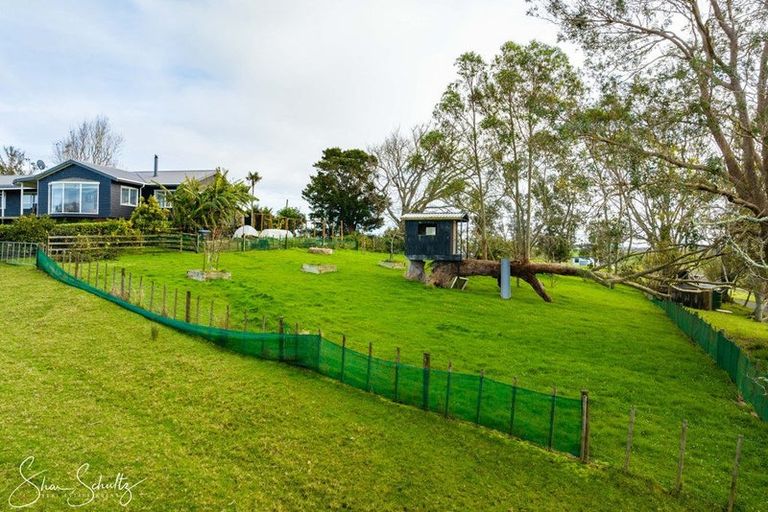 Photo of property in 147 Petley Road, Paparoa, 0571