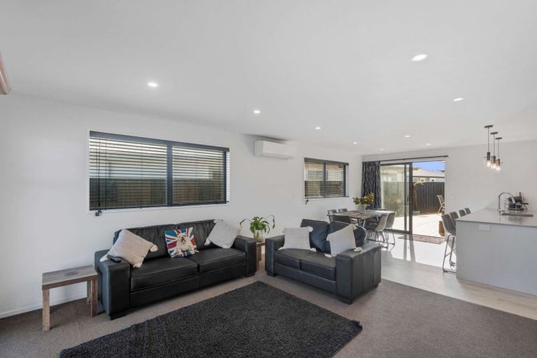 Photo of property in 37 Skibbereen Drive, Halswell, Christchurch, 8025