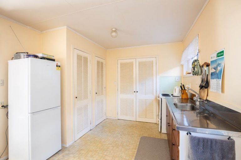 Photo of property in 21 Bayly Road, Moturoa, New Plymouth, 4310