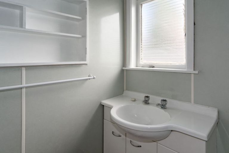 Photo of property in 65 Godley Road, Green Bay, Auckland, 0604