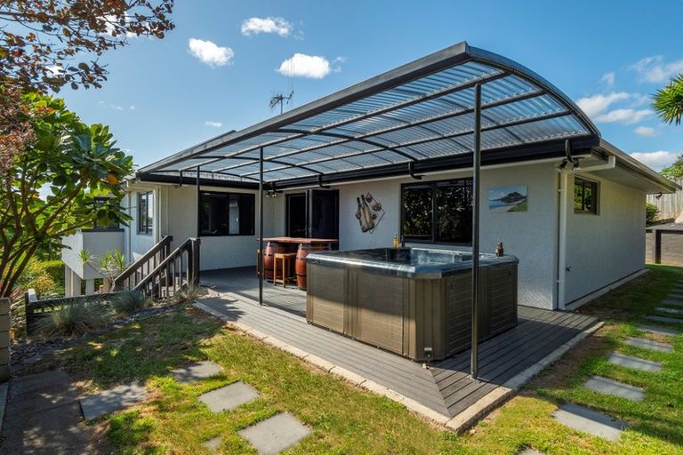 Photo of property in 26 Waipuna Grove, Welcome Bay, Tauranga, 3112