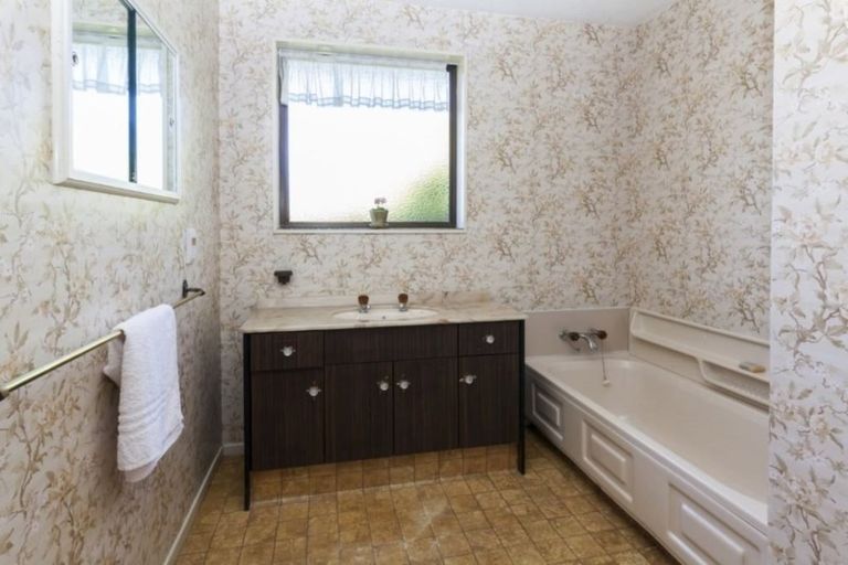 Photo of property in 19 Montclare Avenue, Ilam, Christchurch, 8041