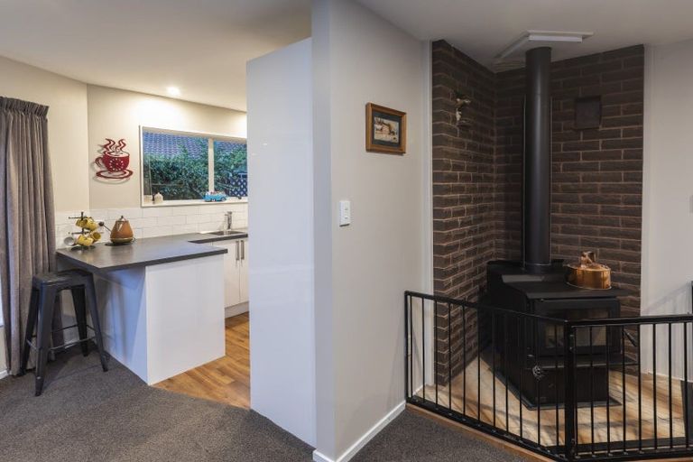 Photo of property in 28 Denniston Crescent, Redwood, Christchurch, 8051