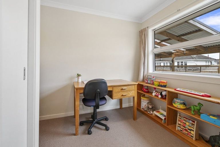 Photo of property in 3b Upham Terrace, Roslyn, Palmerston North, 4414