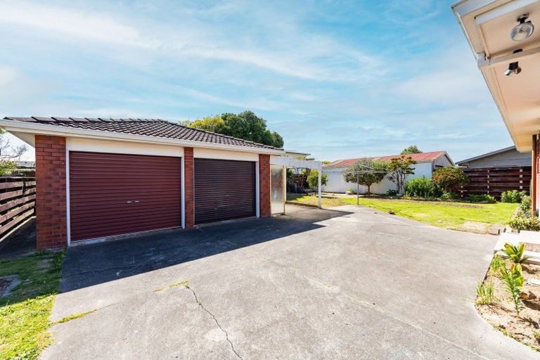 Photo of property in 11 Chippendale Crescent, Highbury, Palmerston North, 4412