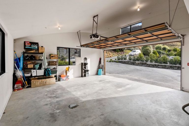 Photo of property in 12 Aspen Grove, Fernhill, Queenstown, 9300