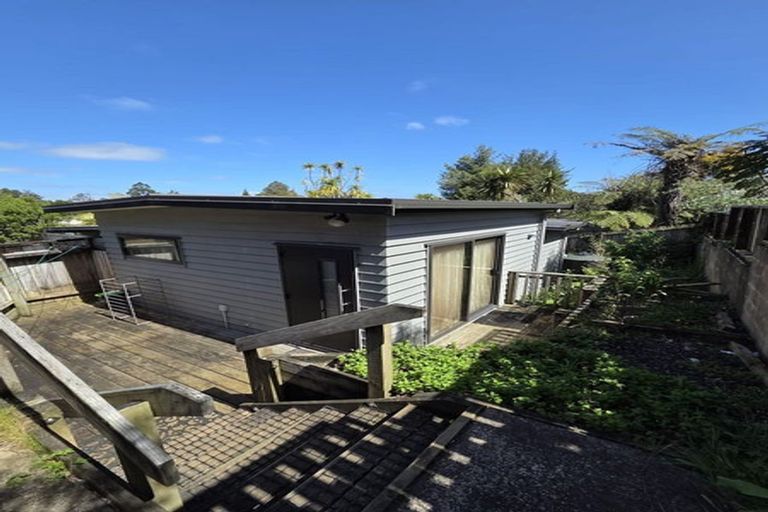 Photo of property in 19 Brunton Place, Glenfield, Auckland, 0629