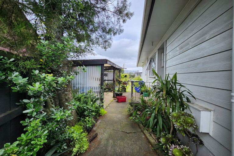 Photo of property in 60 Burundi Avenue, Clendon Park, Auckland, 2103
