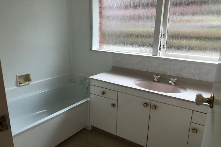 Photo of property in 1/7 Chilton Place, Howick, Auckland, 2014