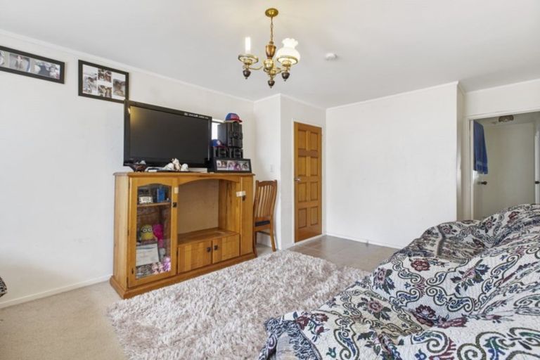Photo of property in 2b Roys Road, Weymouth, Auckland, 2103
