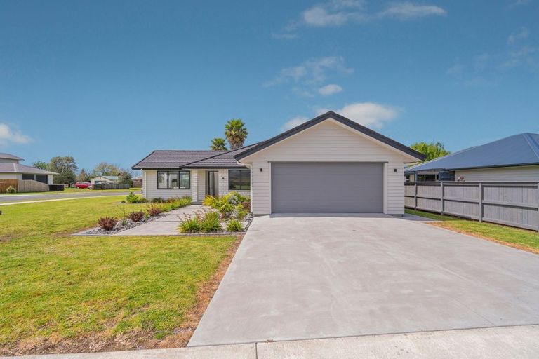 Photo of property in 110 Kupe Drive, Whitianga, 3510