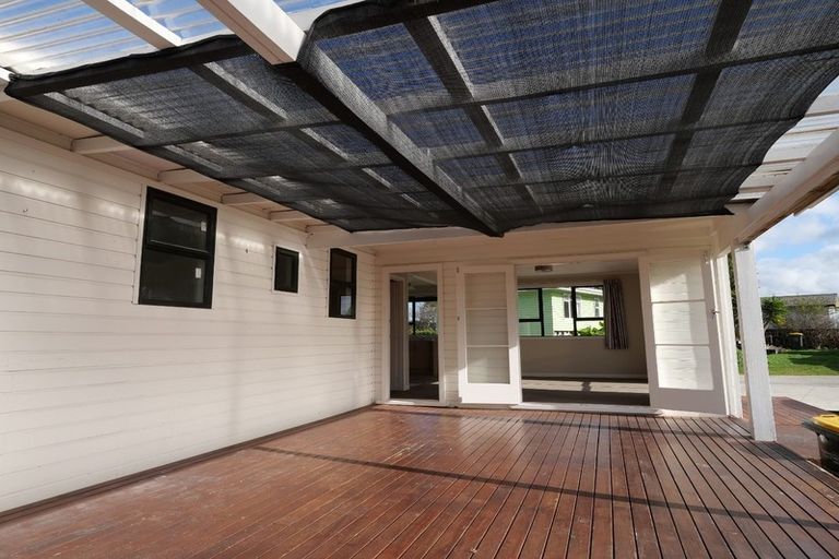 Photo of property in 8 Birdwood Road, Pukekohe, 2120