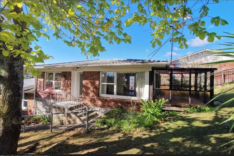 Photo of property in 2/5 Keldale Place, Forrest Hill, Auckland, 0620