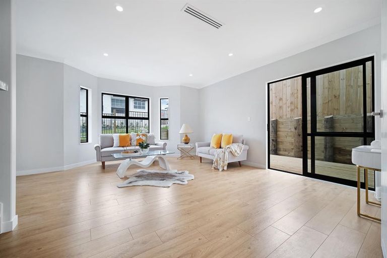 Photo of property in 16 Lumber Rise, Swanson, Auckland, 0614