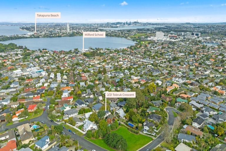 Photo of property in 2/21 Tobruk Crescent, Milford, Auckland, 0620