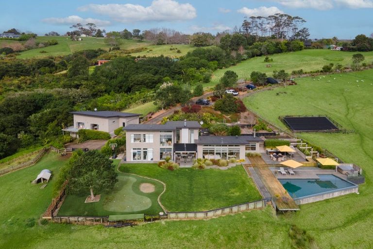 Photo of property in 426 Whitford Road, Whitford, Howick, 2571