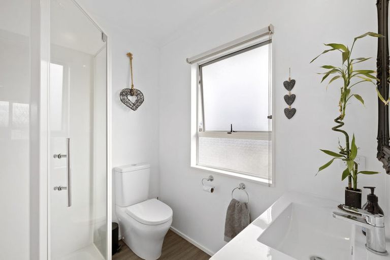 Photo of property in 5a Wesley Avenue, Frankleigh Park, New Plymouth, 4310