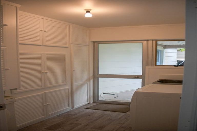 Photo of property in 1/16a Tamahere Drive, Glenfield, Auckland, 0629