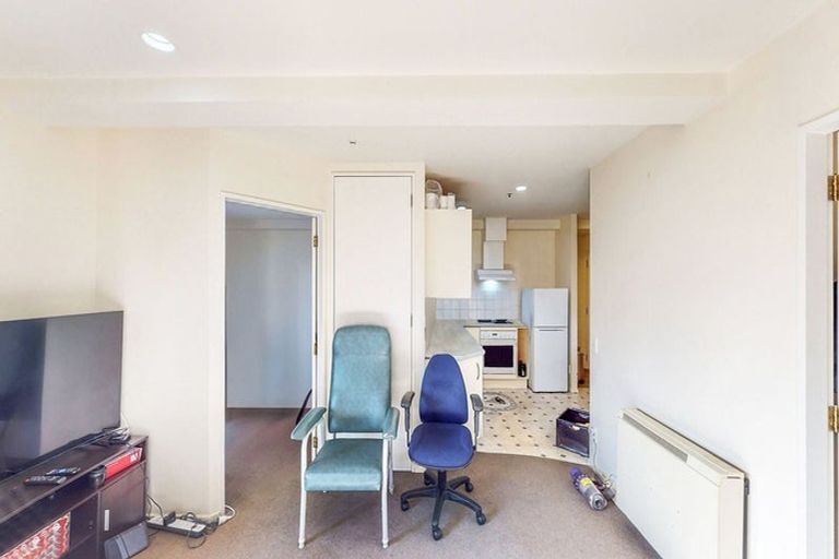 Photo of property in Courtenay Apartments, 509/120 Courtenay Place, Te Aro, Wellington, 6011