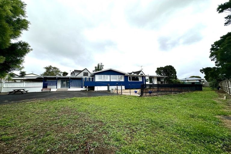 Photo of property in 358 Te Atatu Road, Te Atatu South, Auckland, 0610