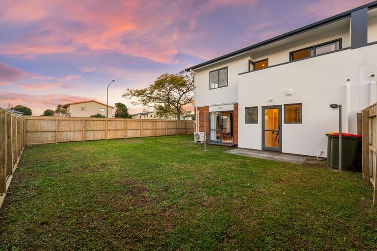 Photo of property in 20 Kora Avenue, Ranui, Auckland, 0612