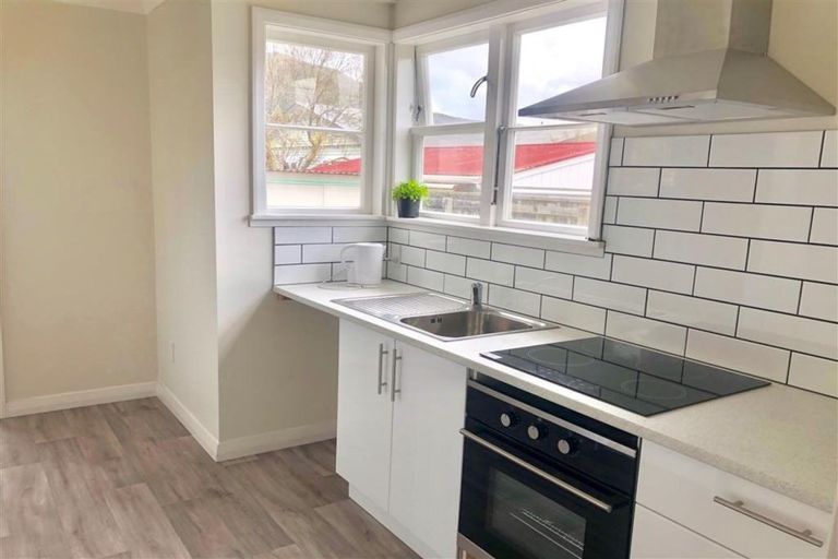 Photo of property in 1/126 Waiwhetu Road, Waterloo, Lower Hutt, 5011