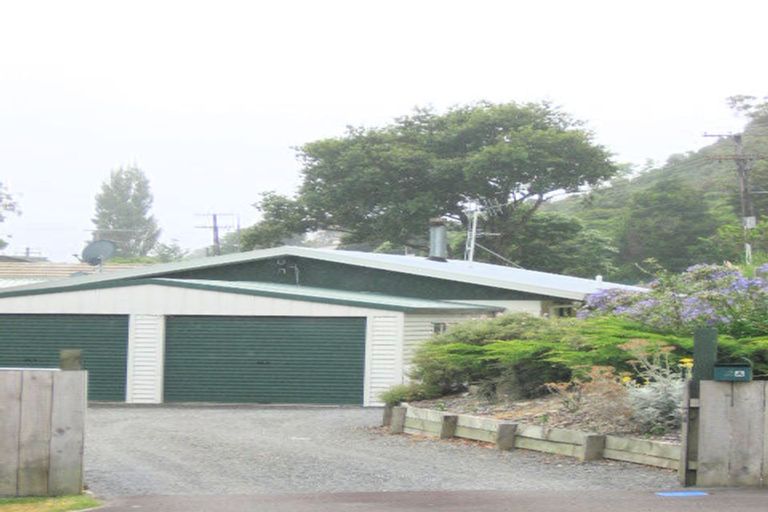 Photo of property in 2a Pokaka Street, Birchville, Upper Hutt, 5018