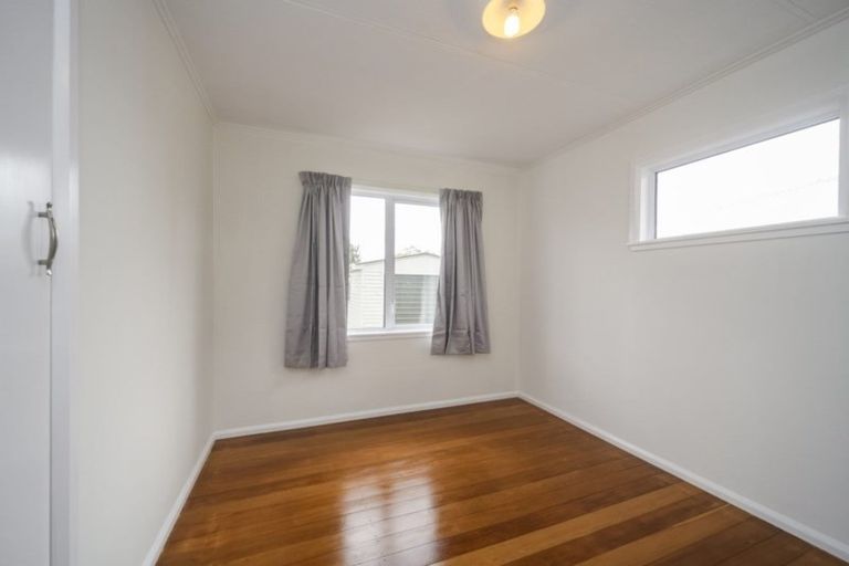 Photo of property in 649 Featherston Street, Roslyn, Palmerston North, 4414