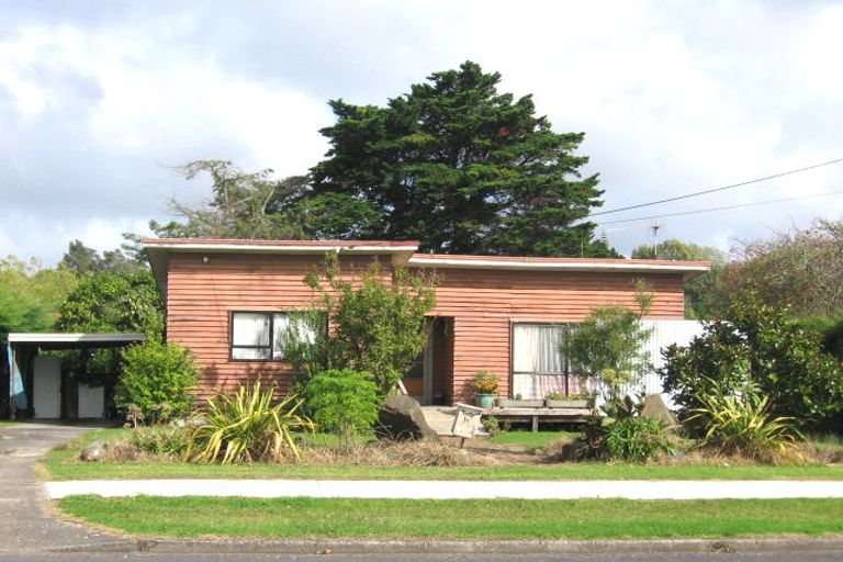 Photo of property in 12 Robertson Road, Ranui, Auckland, 0612