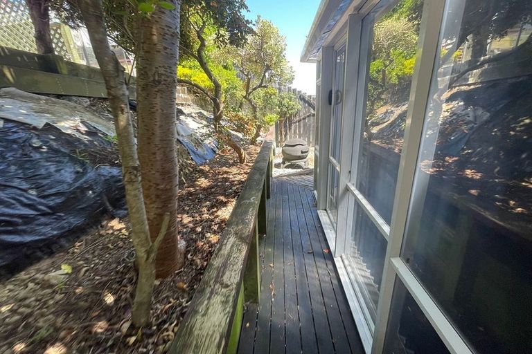 Photo of property in 146 Mark Avenue, Grenada Village, Wellington, 6037