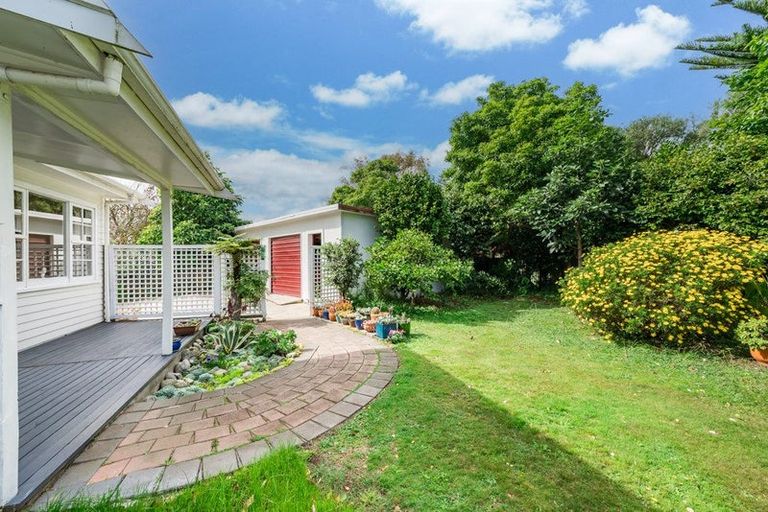 Photo of property in 1 Sunshine Avenue, Paraparaumu, 5032