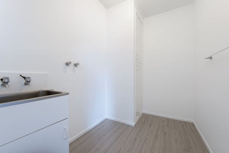 Photo of property in 35d Edmonton Road, Henderson, Auckland, 0612