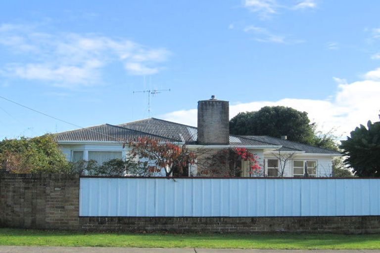 Photo of property in 19 Ngaio Street, Otaki Beach, Otaki, 5512