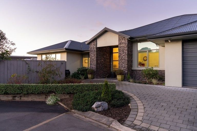Photo of property in 17 Fairway Oaks Drive, Waikanae Beach, Waikanae, 5036