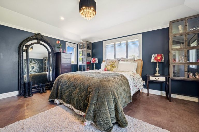 Photo of property in 44 Isobel Road, Greenhithe, Auckland, 0632