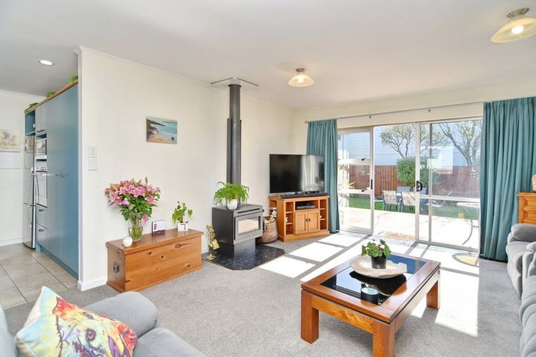 Photo of property in 10b Karlaw Place, Parklands, Christchurch, 8083