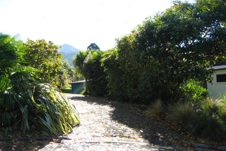 Photo of property in 11 Cresswell Avenue, Governors Bay, Lyttelton, 8971