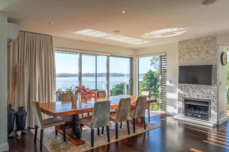 Photo of property in 28 Mansion Court, West Harbour, Auckland, 0618