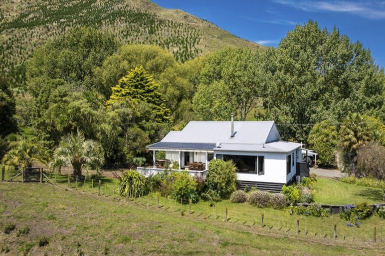 Photo of property in 122 Waipunga Road, Eskdale, Napier, 4181