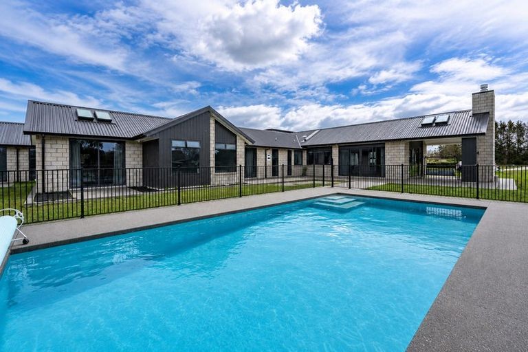 Photo of property in 275 Racecourse Road, Cambridge, 3493