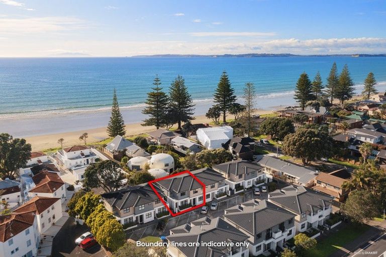 Photo of property in 4/445 Hibiscus Coast Highway, Orewa, 0931