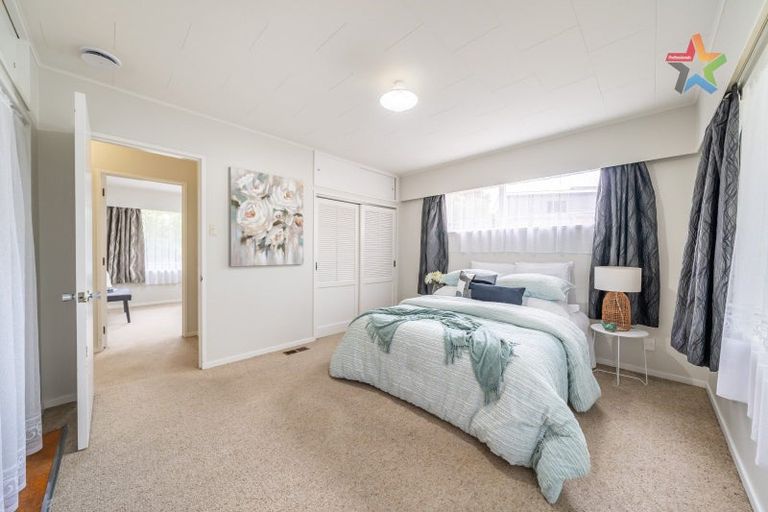 Photo of property in 8 Robson Street, Stokes Valley, Lower Hutt, 5019
