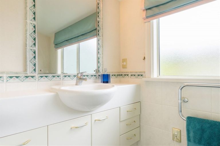 Photo of property in 1 Somerton Rise, Westmorland, Christchurch, 8025