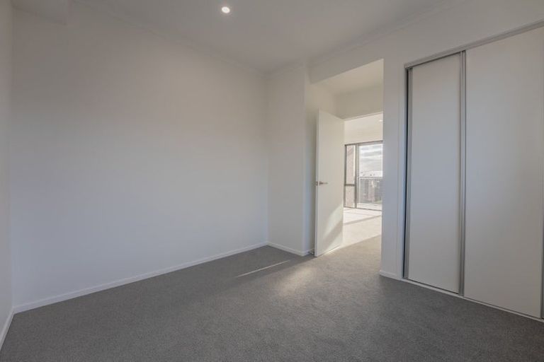 Photo of property in 17/1 Scott Road, Hobsonville, Auckland, 0616