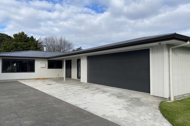 Photo of property in 15 Church Road, Taradale, Napier, 4112